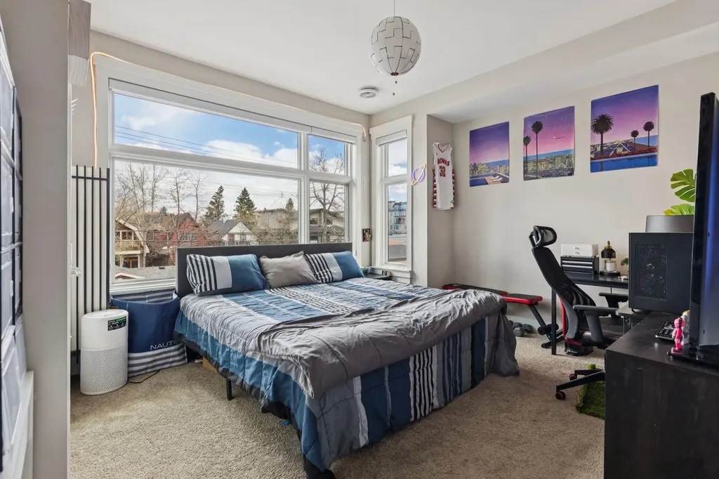 1624 Broadview Road NW Calgary AB T2N 3H1