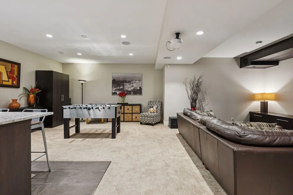 1624 Broadview Road NW Calgary AB T2N 3H1