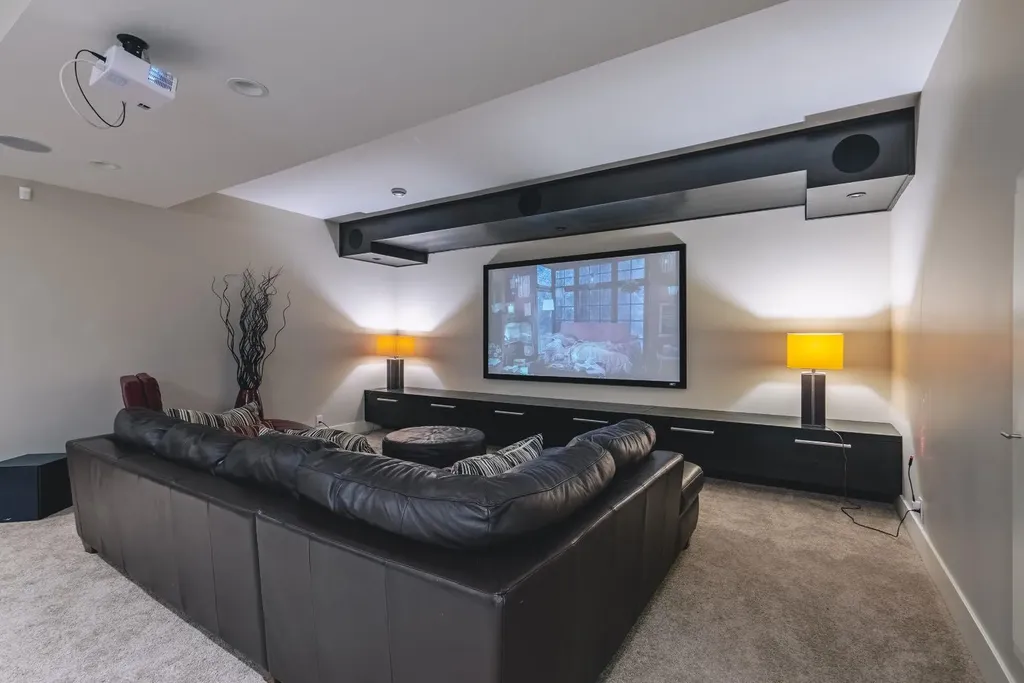 1624 Broadview Road NW Calgary AB T2N 3H1