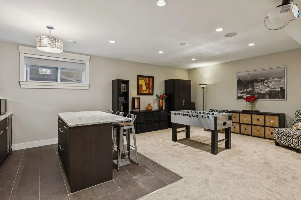 1624 Broadview Road NW Calgary AB T2N 3H1