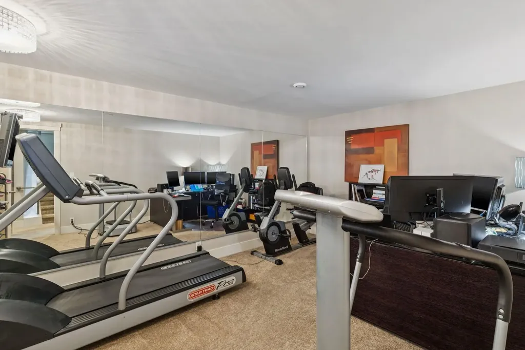 1624 Broadview Road NW Calgary AB T2N 3H1