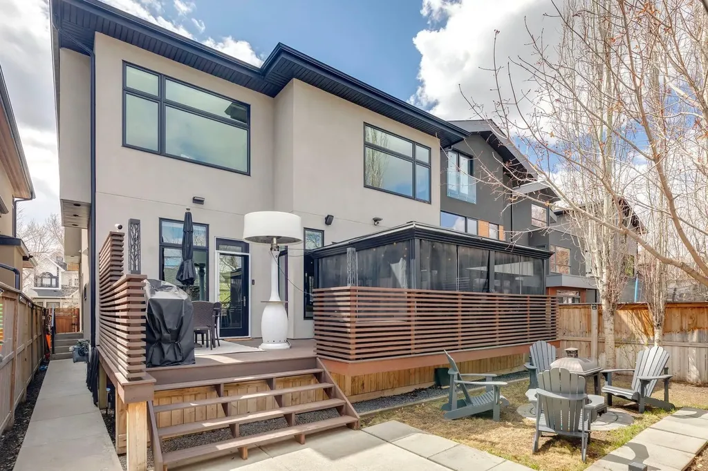 1624 Broadview Road NW Calgary AB T2N 3H1
