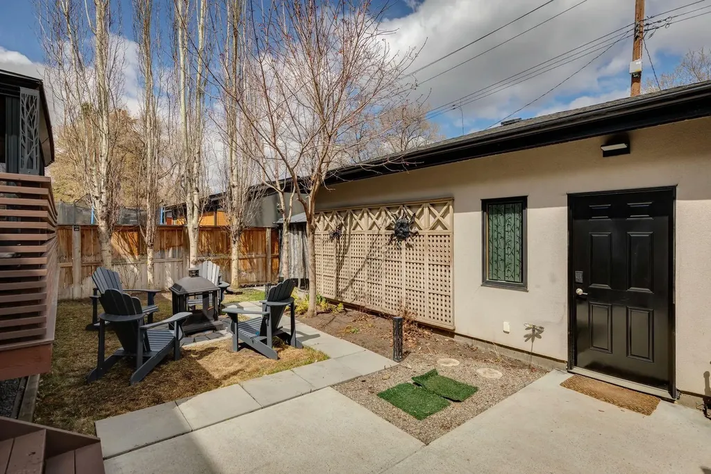 1624 Broadview Road NW Calgary AB T2N 3H1
