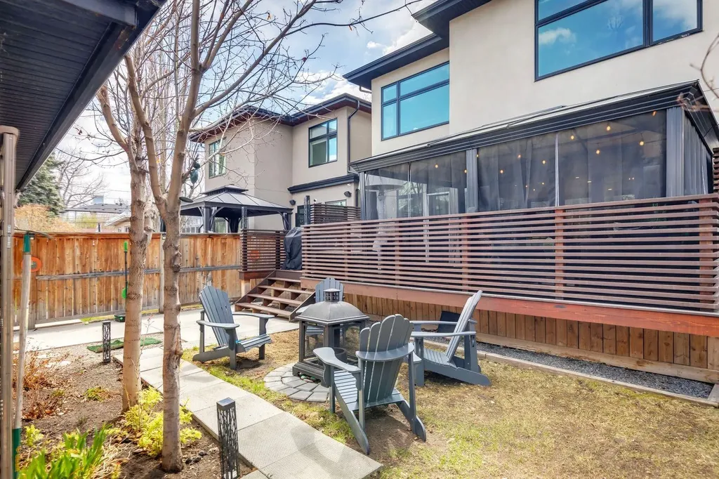 1624 Broadview Road NW Calgary AB T2N 3H1