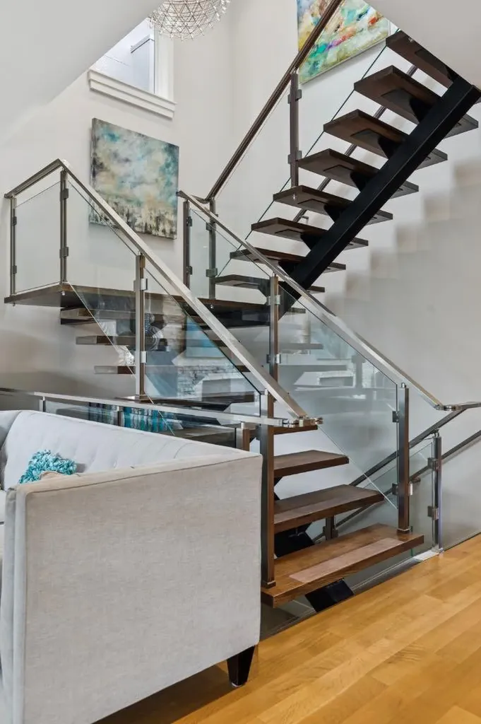 1624 Broadview Road NW Calgary AB T2N 3H1