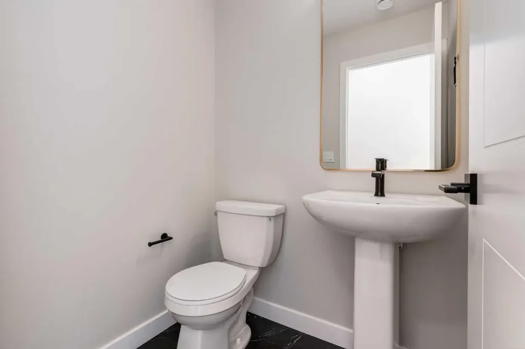 14800 1 Street NW Calgary AB T3P 1H9
