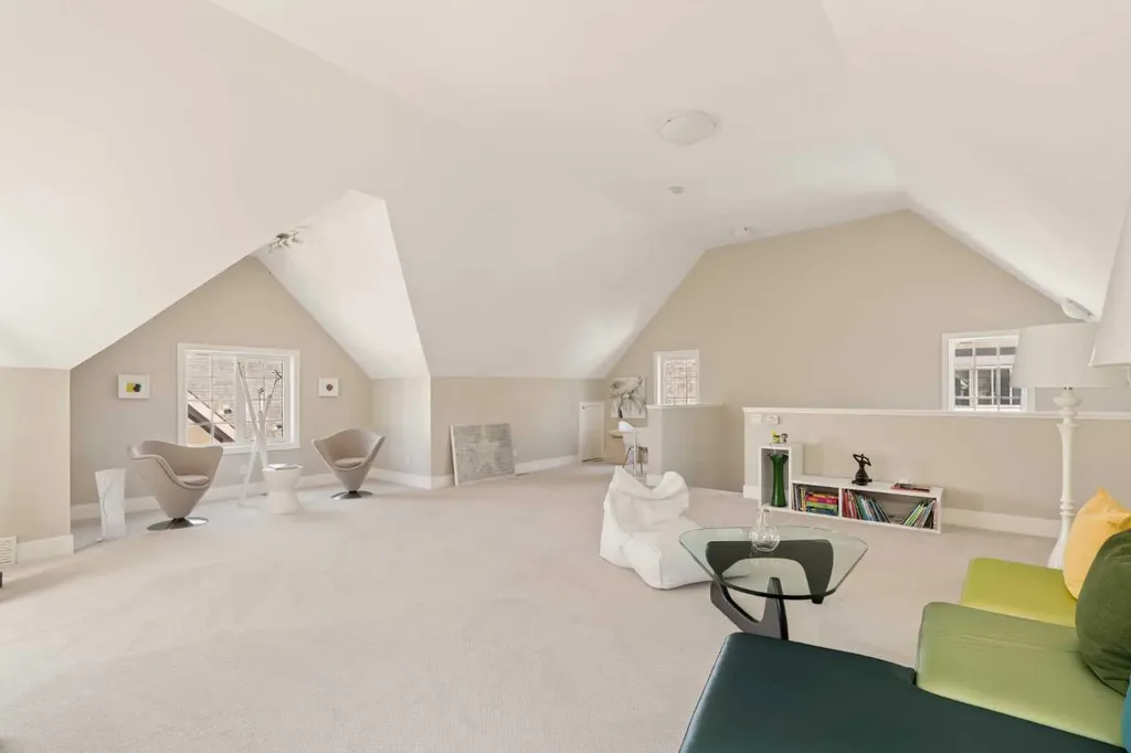 51 Hong Kong Road SW Calgary AB T3E 7A7
