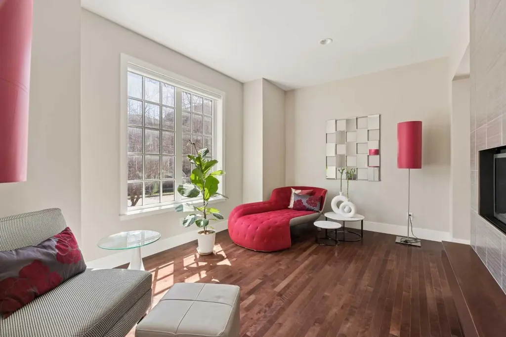 51 Hong Kong Road SW Calgary AB T3E 7A7