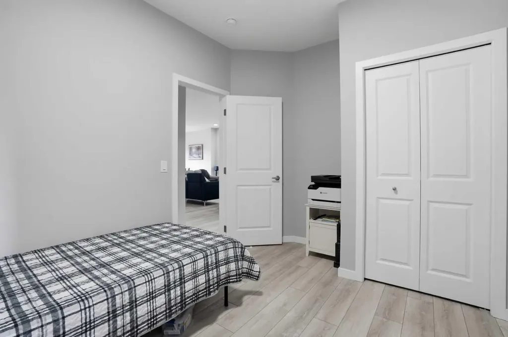 276 Calhoun Crescent NE Calgary AB T3P 2E9