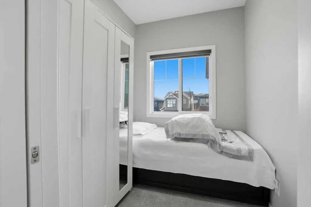 276 Calhoun Crescent NE Calgary AB T3P 2E9