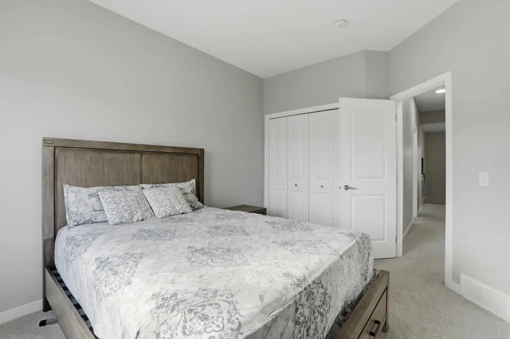 276 Calhoun Crescent NE Calgary AB T3P 2E9