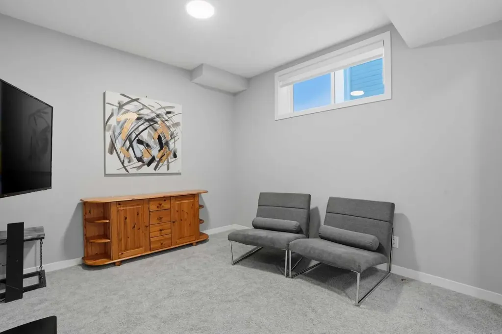 276 Calhoun Crescent NE Calgary AB T3P 2E9