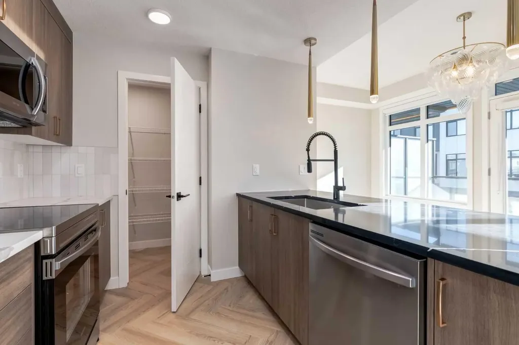 10 Sage Meadows Landing NW Calgary AB T3P 1E5