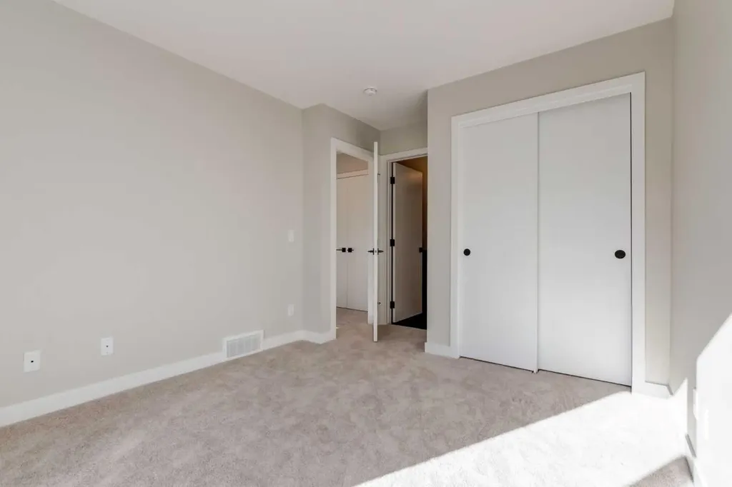 10 Sage Meadows Landing NW Calgary AB T3P 1E5