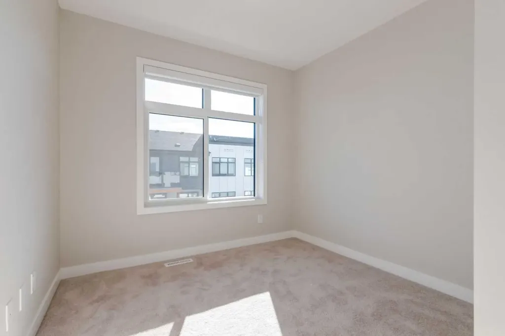 10 Sage Meadows Landing NW Calgary AB T3P 1E5