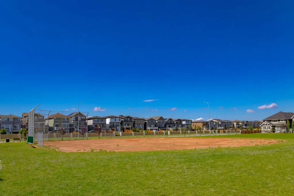 10 Sage Meadows Landing NW Calgary AB T3P 1E5