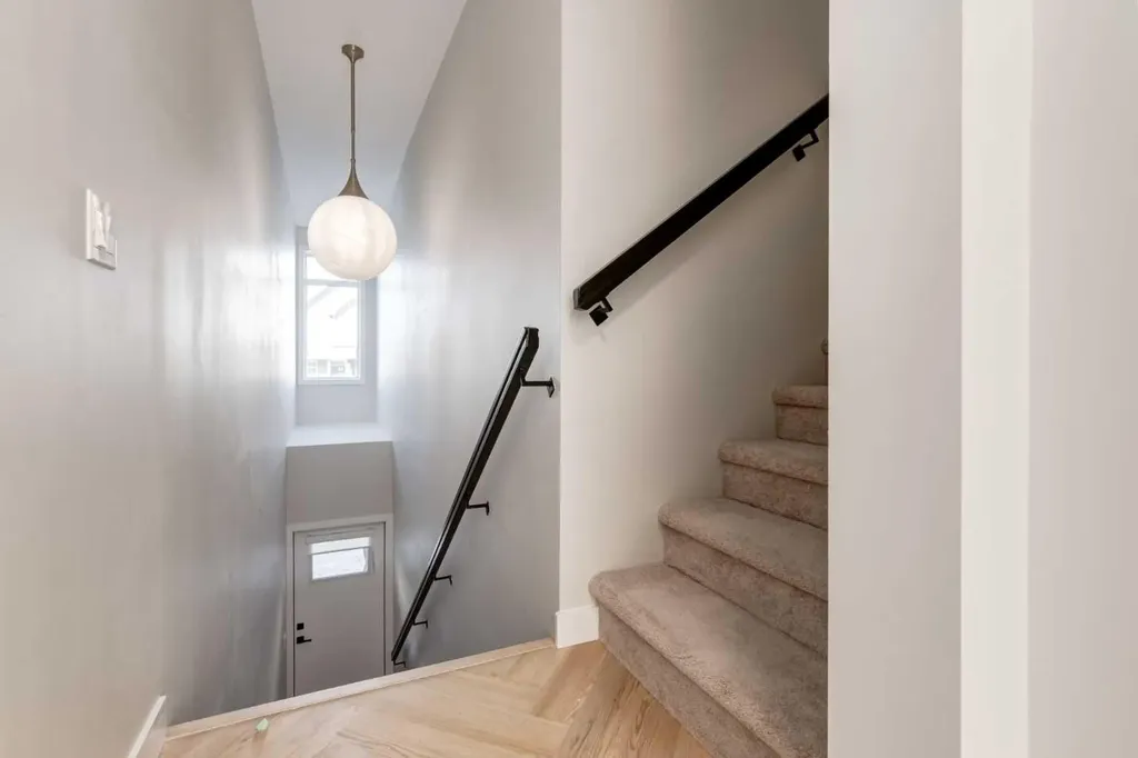 10 Sage Meadows Landing NW Calgary AB T3P 1E5