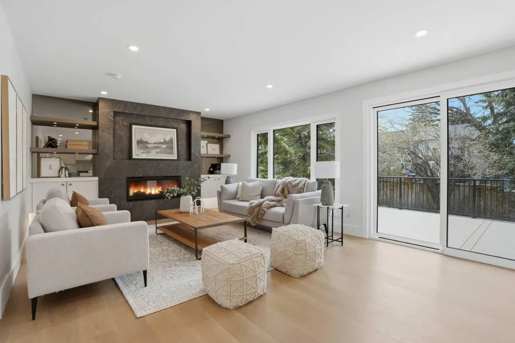 119 Canterville Road SW Calgary AB T2W 4R2