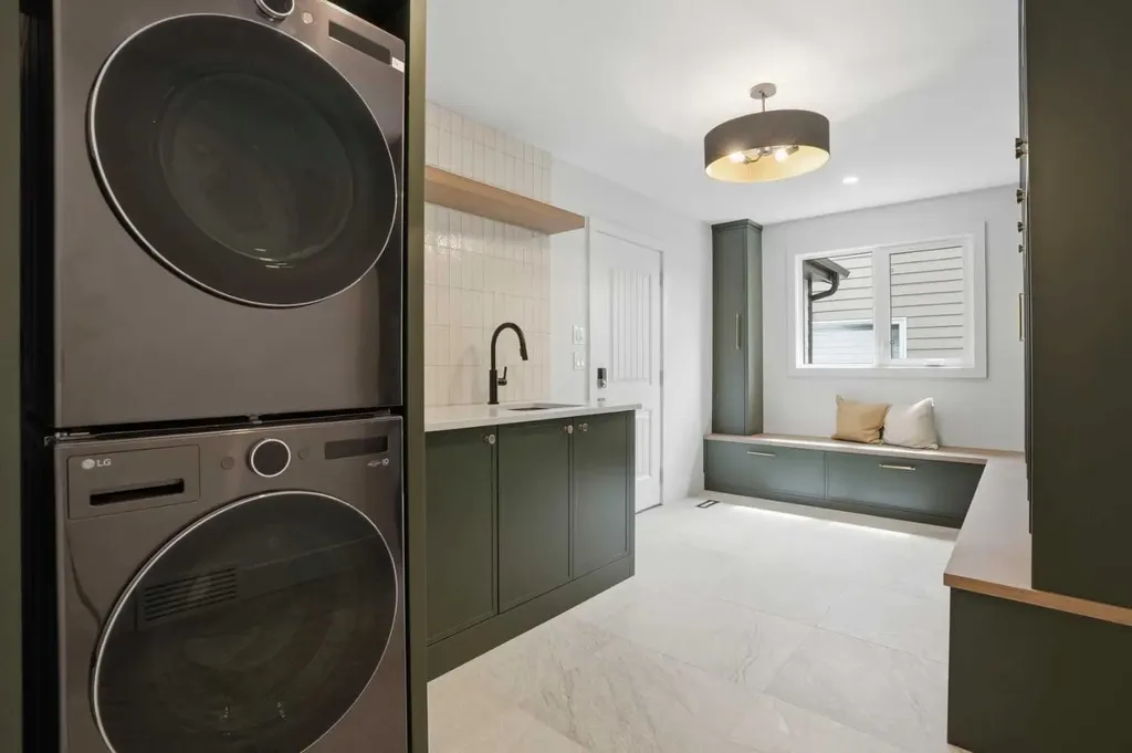 119 Canterville Road SW Calgary AB T2W 4R2