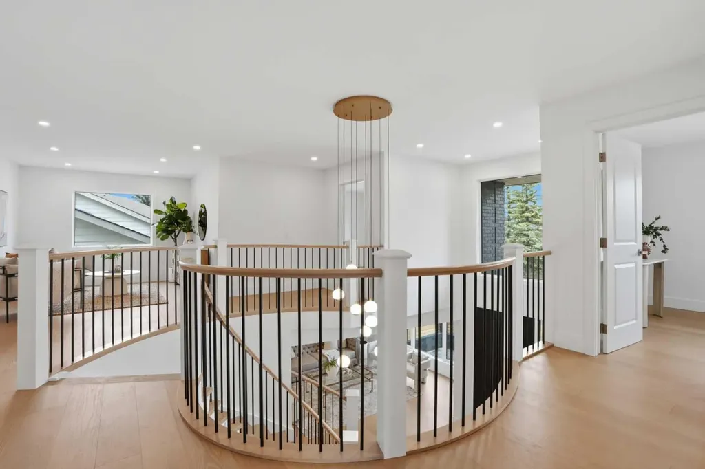 119 Canterville Road SW Calgary AB T2W 4R2