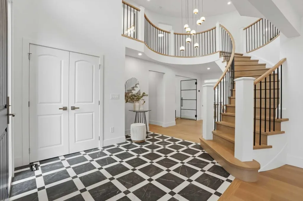 119 Canterville Road SW Calgary AB T2W 4R2