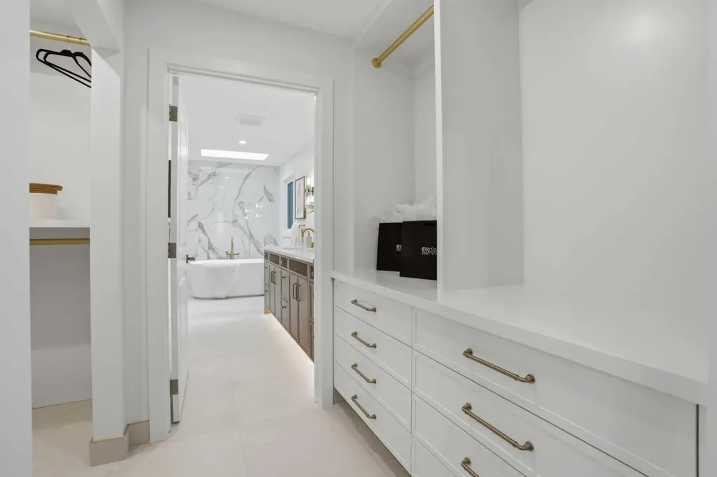 119 Canterville Road SW Calgary AB T2W 4R2