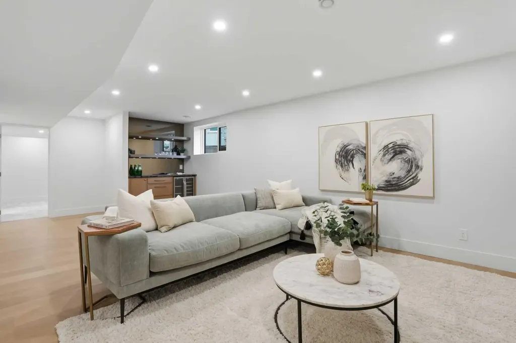 119 Canterville Road SW Calgary AB T2W 4R2