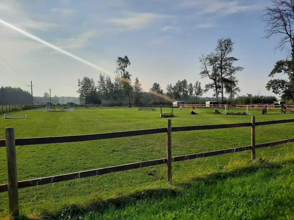 10014B 2 Highway Kinuso AB T0G1K0