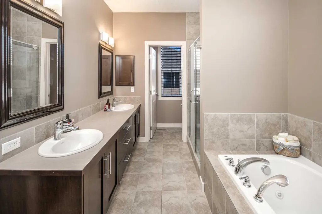 10 Aspenshire Place SW Calgary AB T3H 0P6