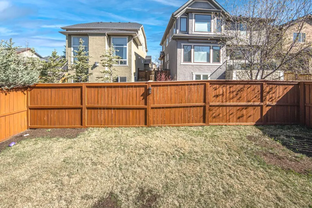 10 Aspenshire Place SW Calgary AB T3H 0P6
