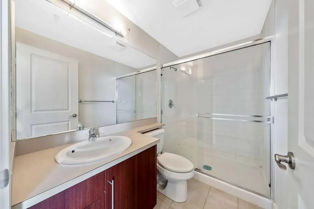 55 Spruce Place SW Calgary AB T3C 3X5