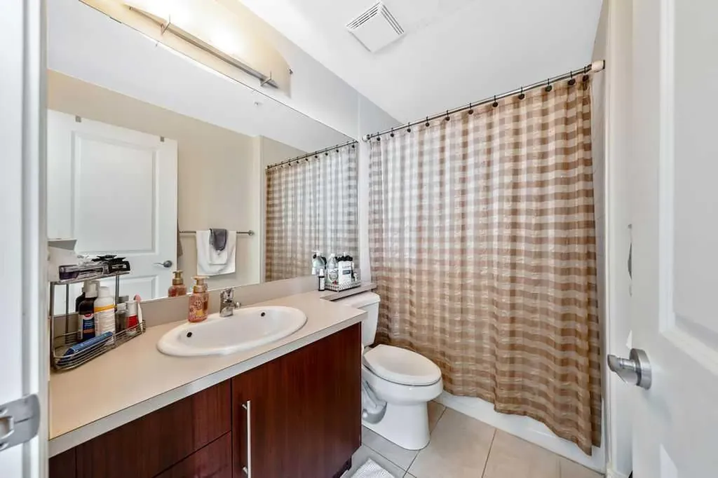 55 Spruce Place SW Calgary AB T3C 3X5