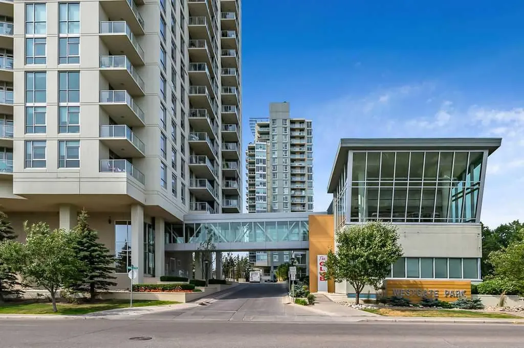 55 Spruce Place SW Calgary AB T3C 3X5