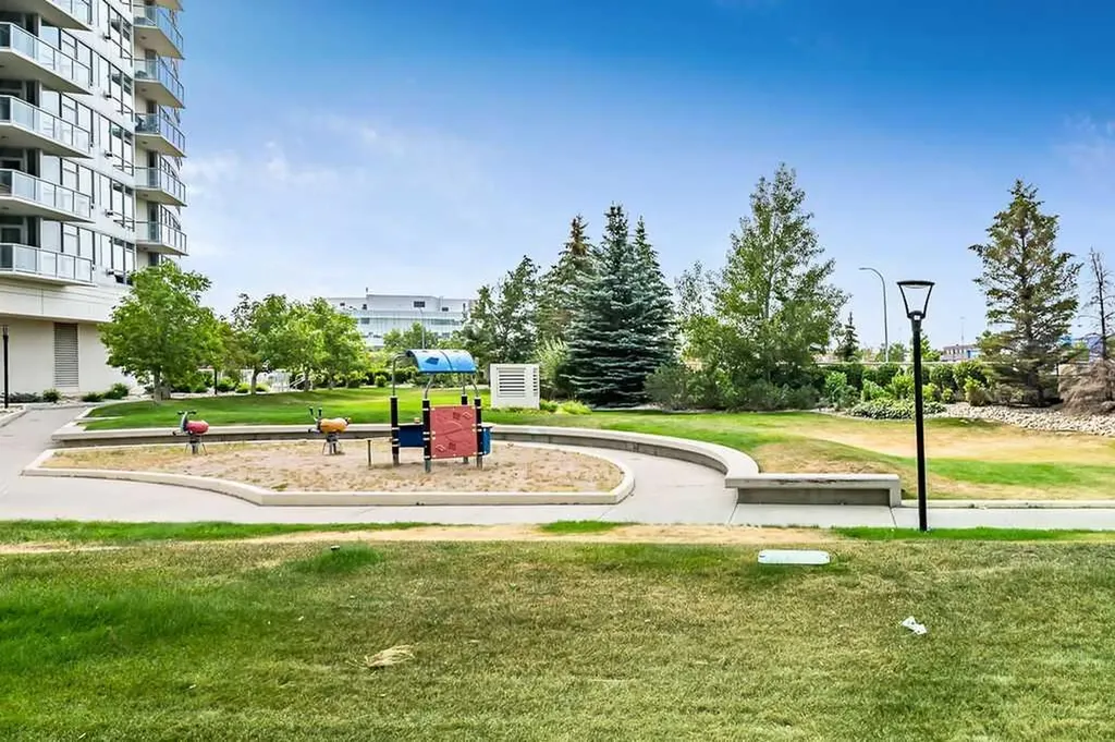 55 Spruce Place SW Calgary AB T3C 3X5