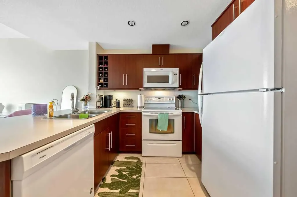 55 Spruce Place SW Calgary AB T3C 3X5