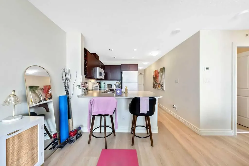 55 Spruce Place SW Calgary AB T3C 3X5