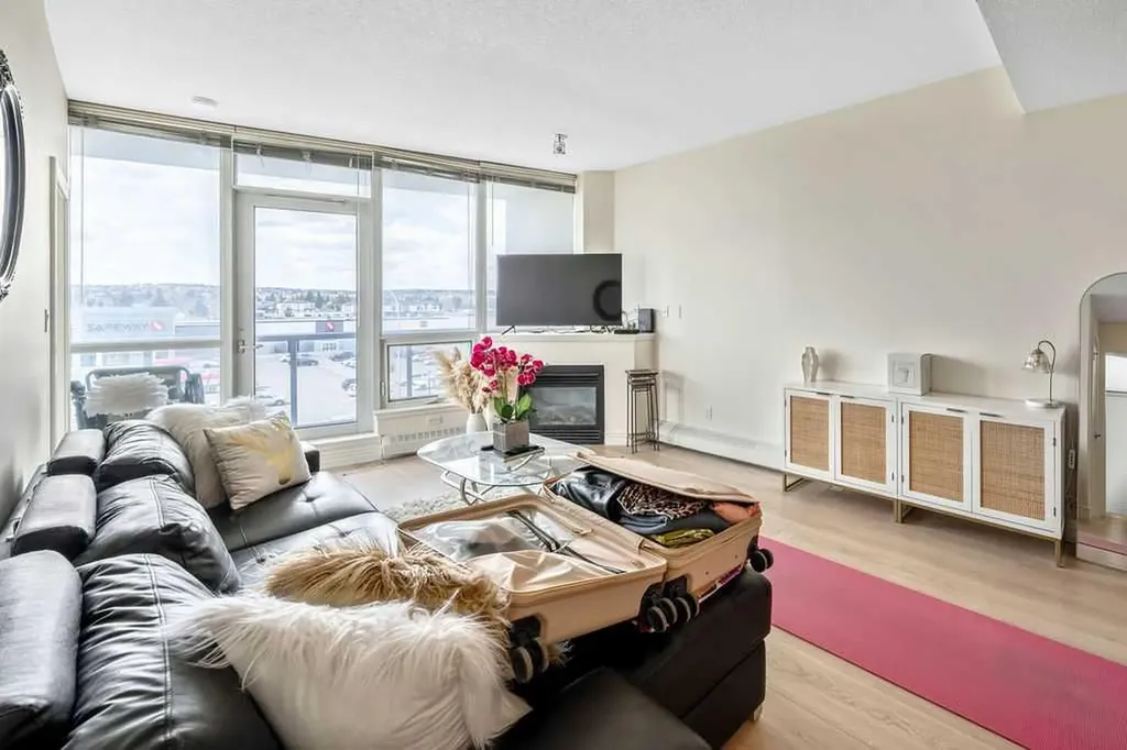 55 Spruce Place SW Calgary AB T3C 3X5