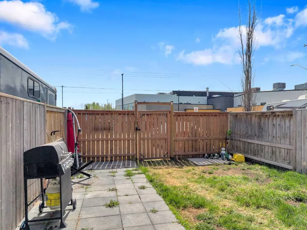 4929 Womacks Road Blackfalds AB T0M 0L1