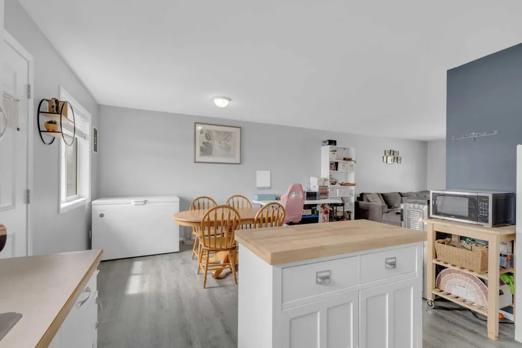 4929 Womacks Road Blackfalds AB T0M 0L1
