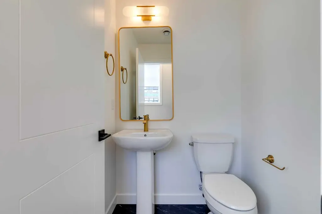 14800 1 Street NW Calgary AB T3P 1H9