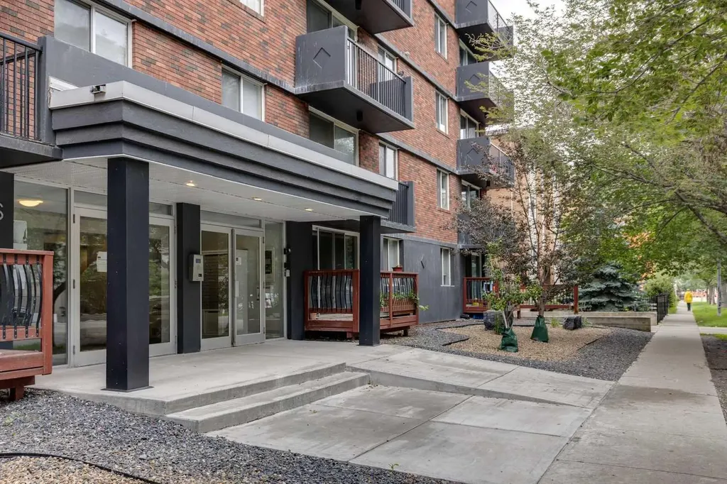 1236 15 Avenue SW Calgary AB T3C0X5