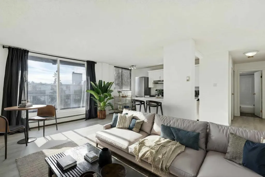 1236 15 Avenue SW Calgary AB T3C0X5