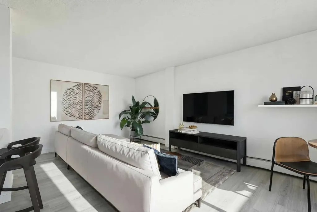 1236 15 Avenue SW Calgary AB T3C0X5