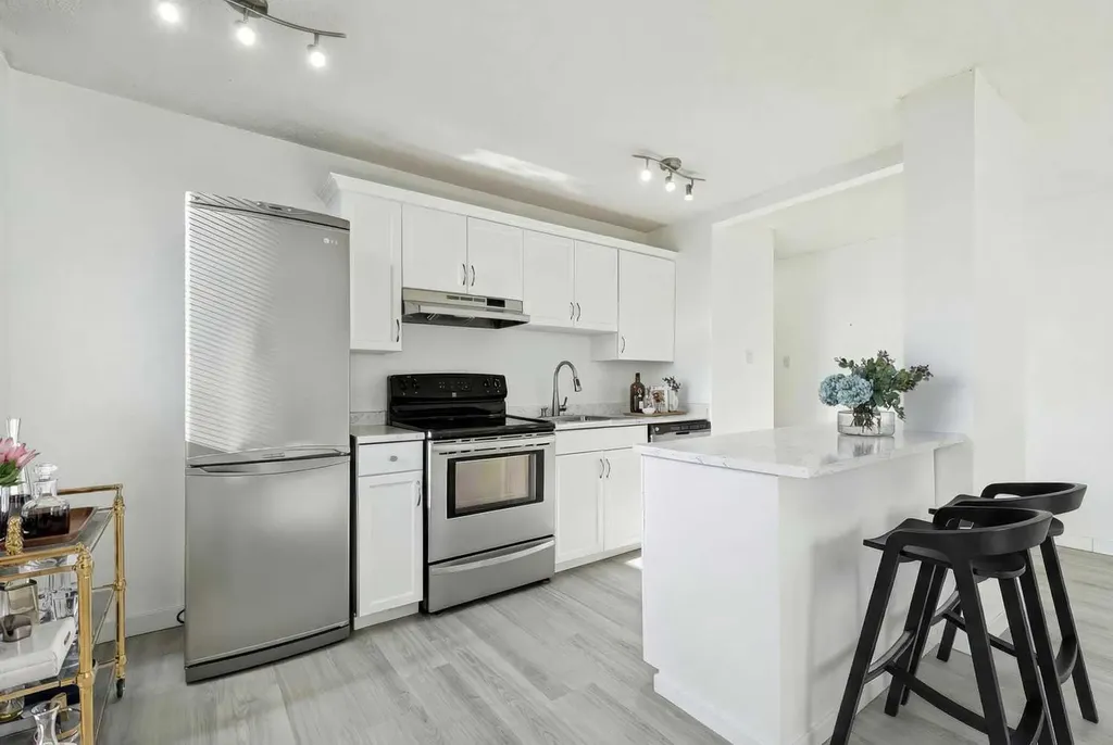 1236 15 Avenue SW Calgary AB T3C0X5