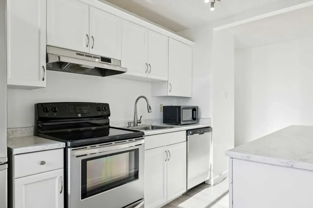 1236 15 Avenue SW Calgary AB T3C0X5