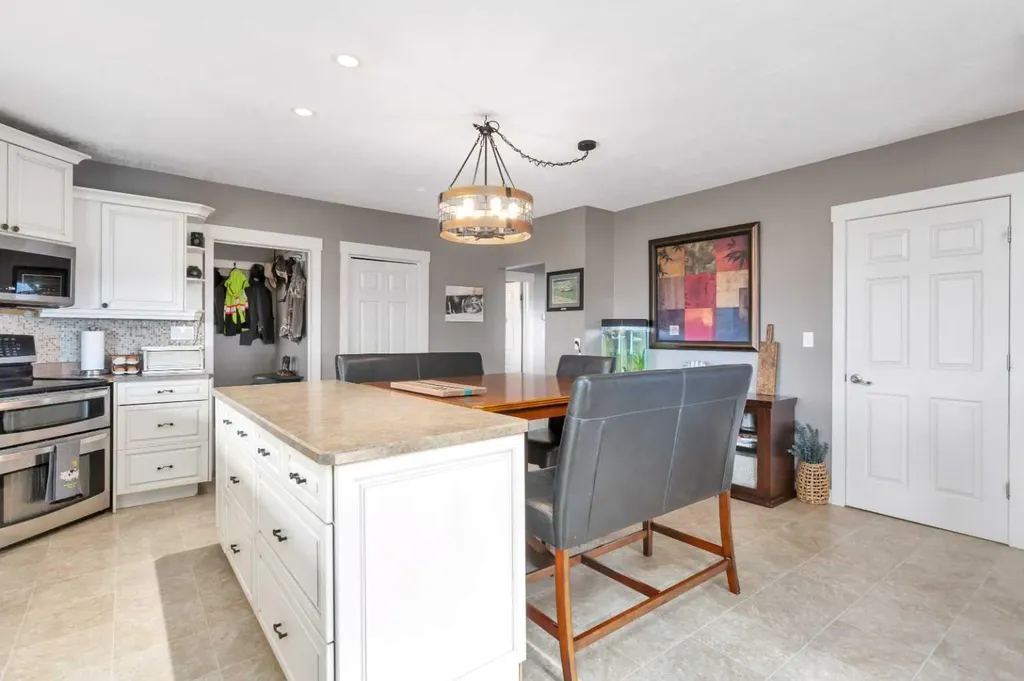 29426 Range Road 292 Rural Mountain View County AB T0M0N0