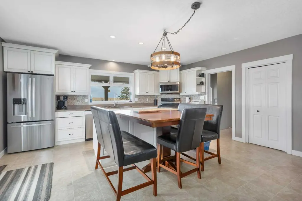 29426 Range Road 292 Rural Mountain View County AB T0M0N0