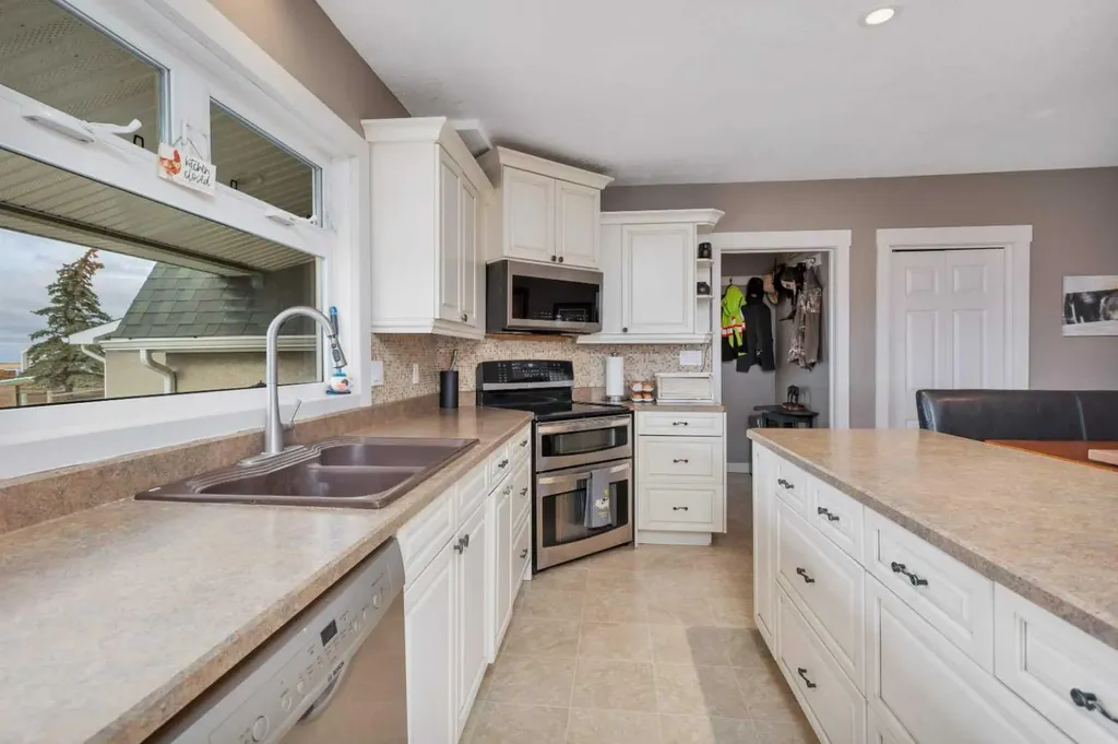 29426 Range Road 292 Rural Mountain View County AB T0M0N0