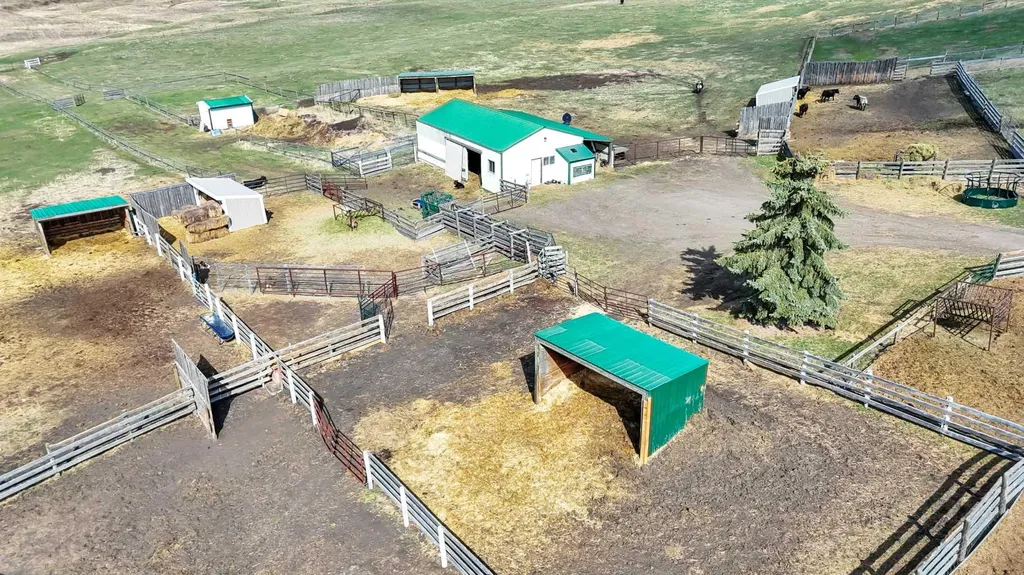 29426 Range Road 292 Rural Mountain View County AB T0M0N0