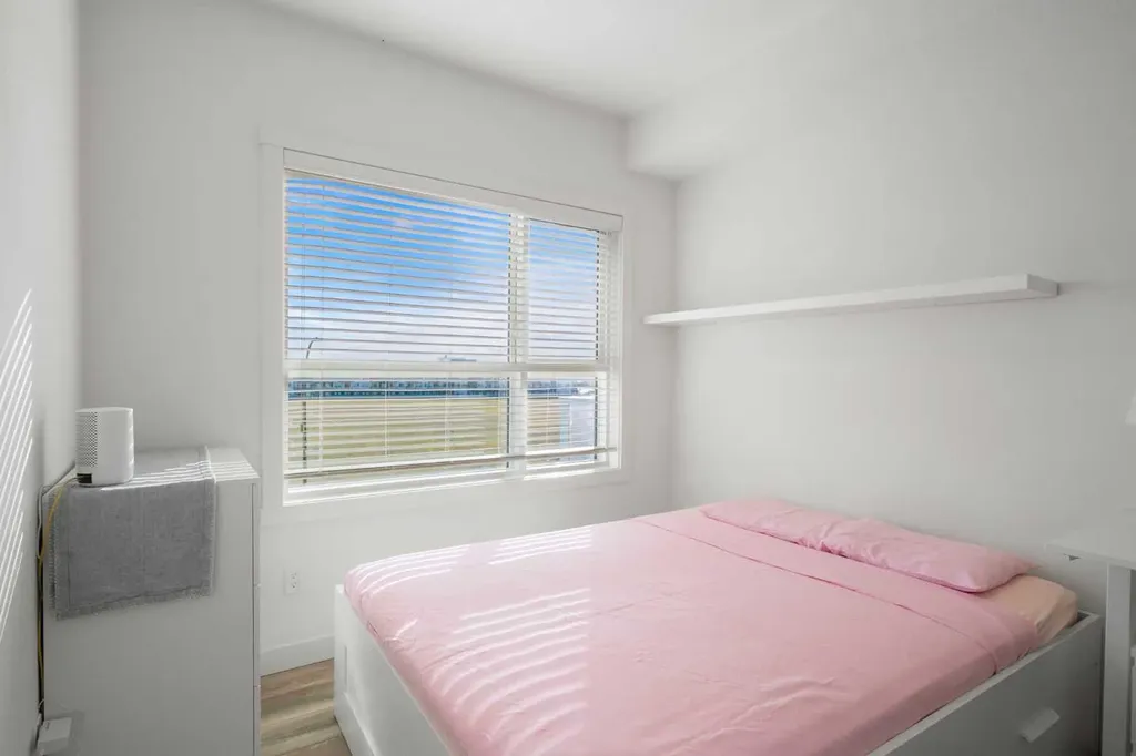 20 Seton Park SE Calgary AB T3M 2V4